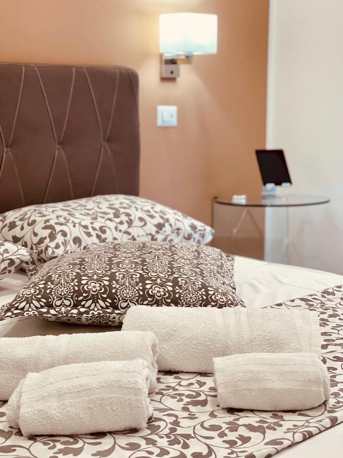 Ciu Ciu Home Suite Палермо Екстер'єр фото